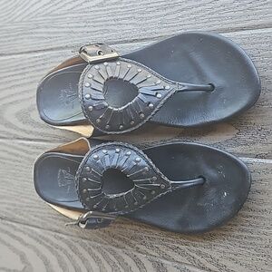Frye Black Leather Studded T-Strap Thong Sandals - Womens size 8